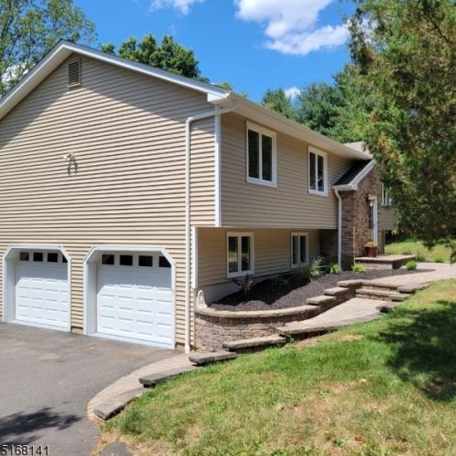 49 Rainbow Hill Rd, Flemington, NJ 08822-3905