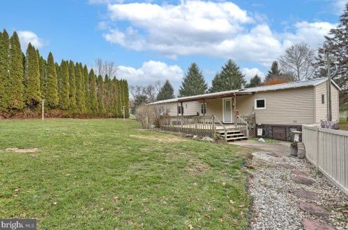 606 Spg Gdn St, Carlisle PA  17013-2526 exterior