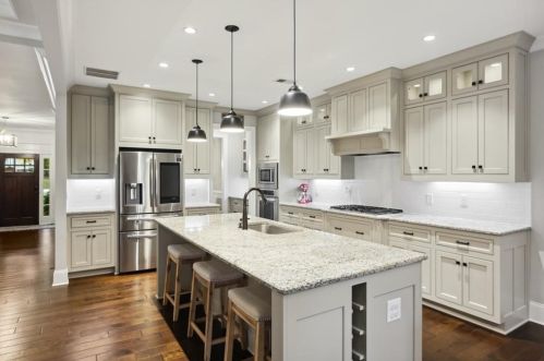 2574 Ashford Rd, Atlanta GA  30319-3204 exterior