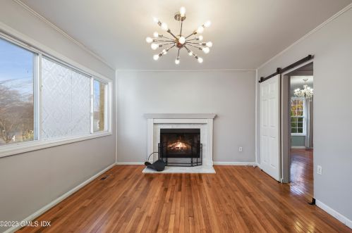17 Circle Dr, Greenwich CT  06830-6737 exterior