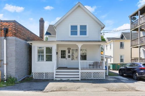109 Spruce St, Greenwich, CT 06830-5917