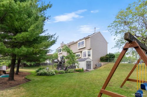 1080 Birchbark Trl, Carol Stream IL  60188-9186 exterior