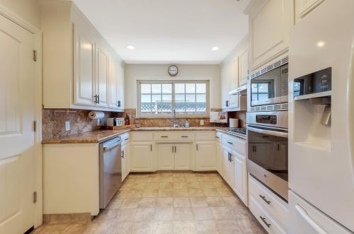 848 Corlista Dr, San Jose, CA 95128-3207