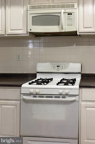 532 4 St, Philadelphia PA 19148-1303 exterior