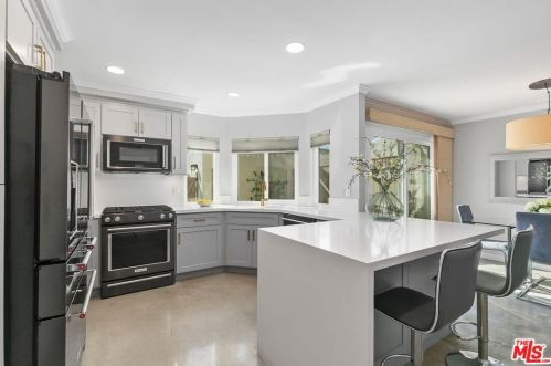 16641 Algonquin St, Huntington Beach CA  92649-3270 exterior