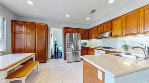 8775 Cloudview Way, Anaheim CA  exterior