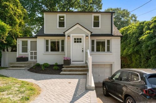 160 River Rd, Huntington CT  06484-4444 exterior