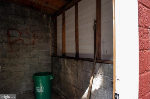 329 Beaver St, Lancaster PA  17603-5337 exterior
