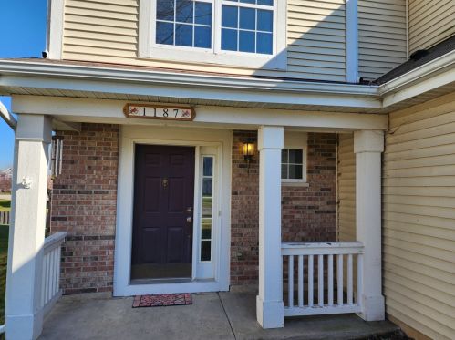 1187 Spinnaker St, Pingree Grove IL  60140-2040 exterior