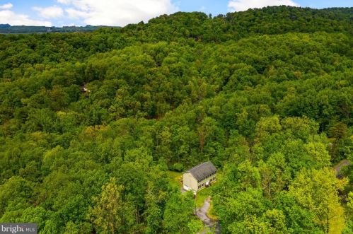 620 Grimes Golden Rd, Linden, VA 22642-6312