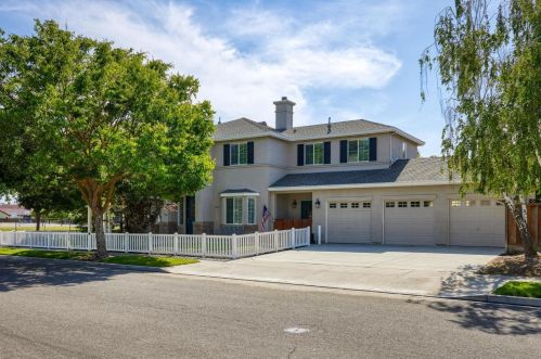 4631 Ashbrook Ln, Turlock, CA 95382-7304