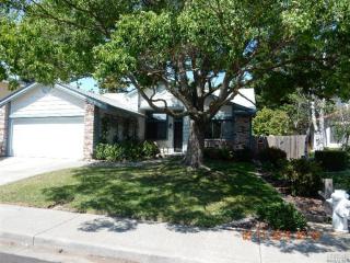 242 Loch Lomond Dr, Vacaville, CA 95687-5194