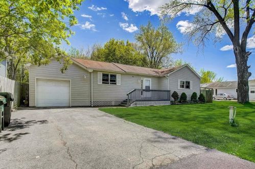 38081 Nippersink Dr, Spring Grove, IL 60081-9312
