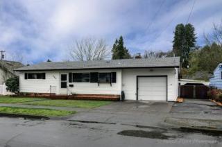 425 Clarendon St, Gladstone OR  97027-2434 exterior