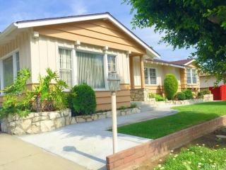 344 Bender Ave, Glendora, CA 91741-2542