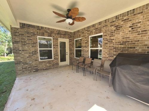 343 Dahlia Rd, Huntsville, TX 77320-0747