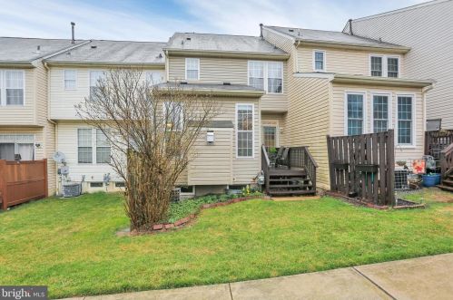 6945 Sentinel Ln, York, PA 17403-9482