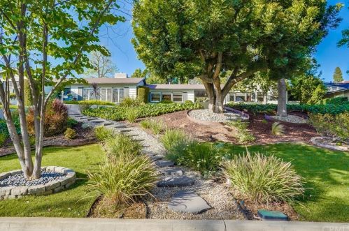 14039 Sunset Dr, Whittier, CA 90602-2657