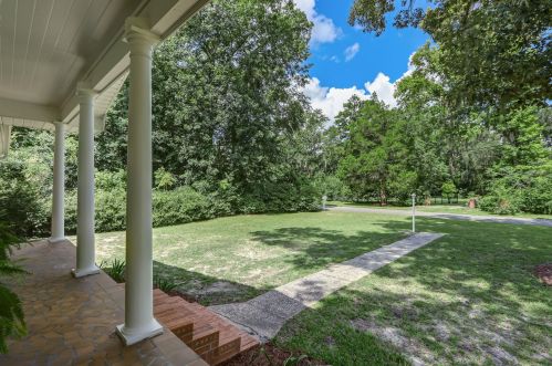 107 Crestview Dr, Woodbine, GA 31569-3550