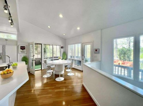 13 Heards Overlook Ct, Atlanta GA  30328-4757 exterior