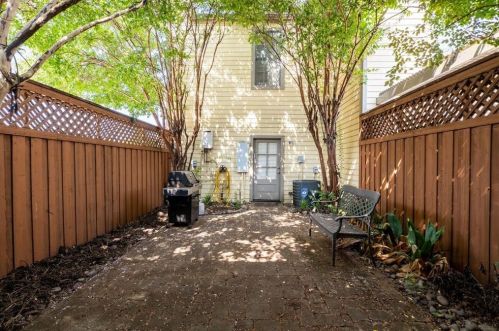 1211 Adams St, Fort Worth TX  76104-4429 exterior