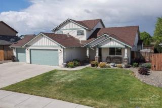 2113 22nd St, Eagle Crest, OR 97756-8937