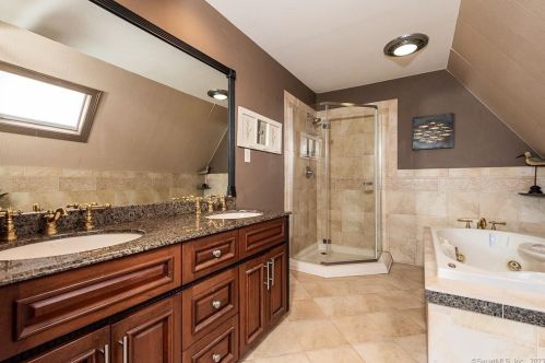 65 Bokum Rd, Chester CT  06412-1339 exterior
