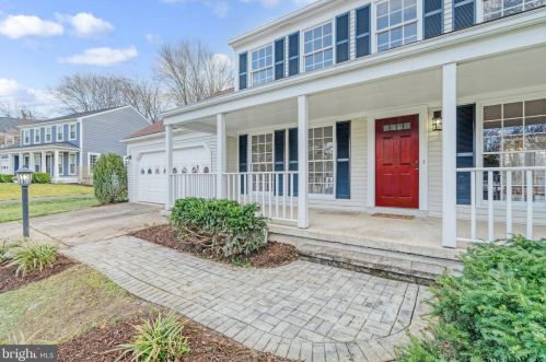 1628 Autumnwood Dr, Herndon, VA 20194-1522
