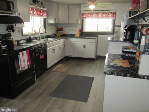 1543 Newville Rd, Carlisle, PA 17015-9489