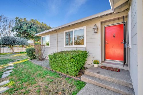 13805 Village Ave, Healdsburg, CA 95448-9491