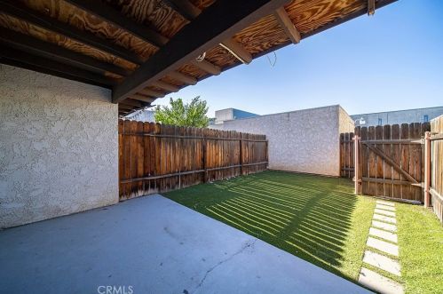 1426 Everton Pl, Riverside CA  92507-4439 exterior