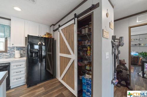 9780 Rebecca Crk Rd, Spring Branch TX 78070-4847 exterior