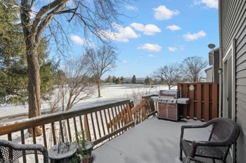 23 Manchester Rd, Flemington, NJ 08822-6822