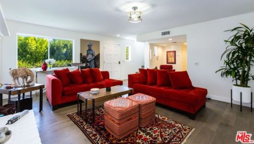 14550 Round Valley Dr, Van Nuys CA  91403-4631 exterior