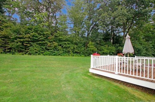 9 Hunters Rdg, Granby CT  06035-2635 exterior