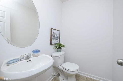 5274 Hanover St, Atlanta GA  30349-5278 exterior