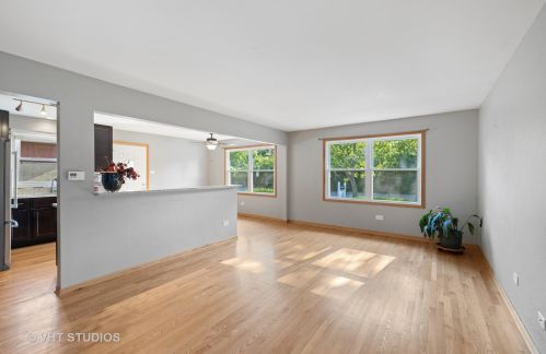 1109 Walter St, Lemont IL  60439-3952 exterior