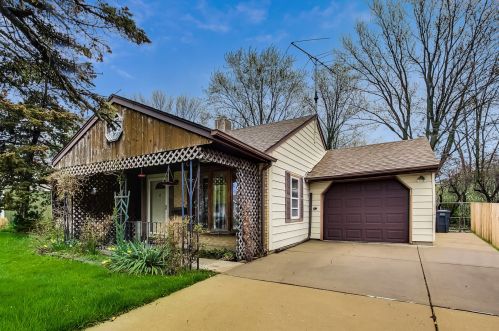 613 Lincolnwood Dr, Streamwood, IL 60107-1667