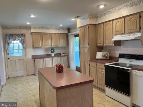 616 Piping Rock Dr, Silver Spring MD 20905-5863 exterior