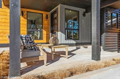 11520 Ghirard Rd, Truckee, CA 96161-2777
