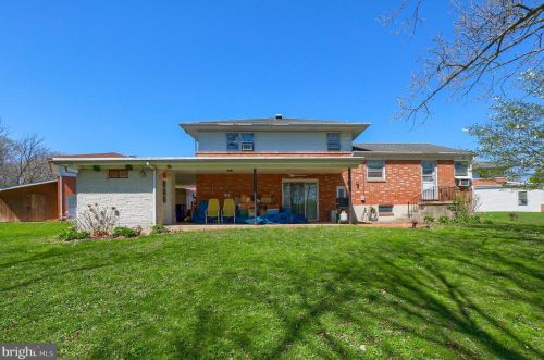 1907 Brenda Rd, York, PA 17408-4203