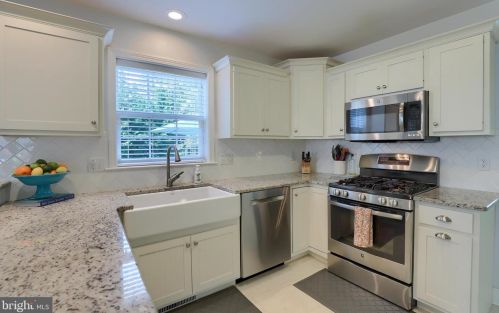 1518 Sunset Ave, Lancaster PA  17601-4328 exterior