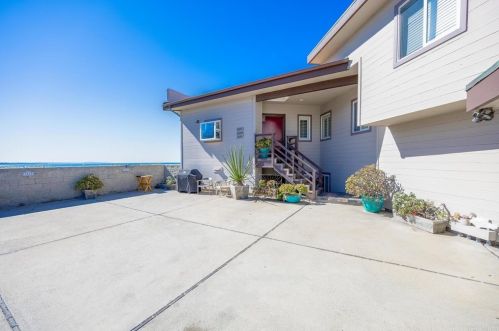 3093 Ocean St, Carlsbad, CA 92008-2958