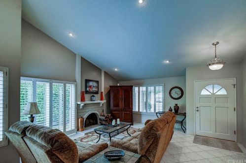 7 Deer Spg, Irvine CA  92604-3011 exterior