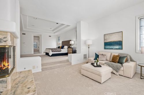 1 Charlotte, Irvine CA  92603-3448 exterior