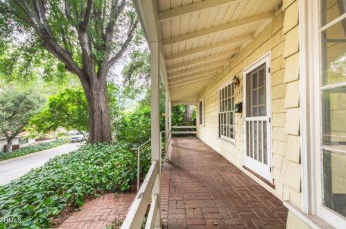 3213 Park Vista Dr, Glendale, CA 91214-3756