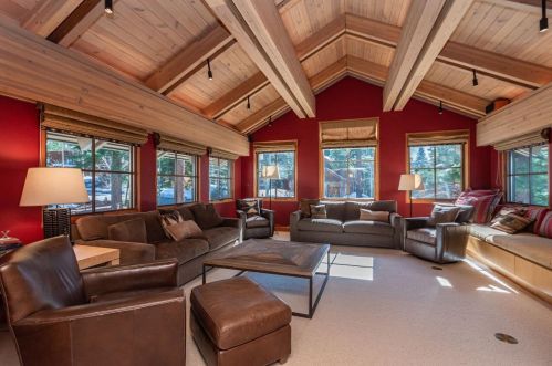 1721 Grouse Rdg, Truckee CA  96161-4033 exterior