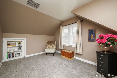 350 55th St, Willowbrook IL  60514-3015 exterior