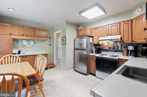 181 Berrywood Dr, Severna Park MD 21146-2030 exterior