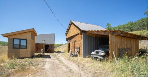 21900 Middle Creek Rd, Oak Creek CO 80467-9727 exterior